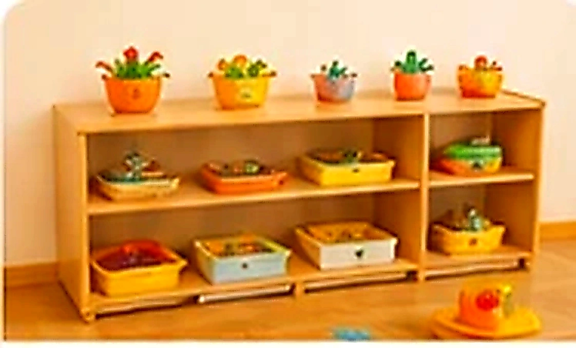 Montessori Sınıf Tasarımı: Raf, Masa, Sandalye ve Öğrenme Alanı